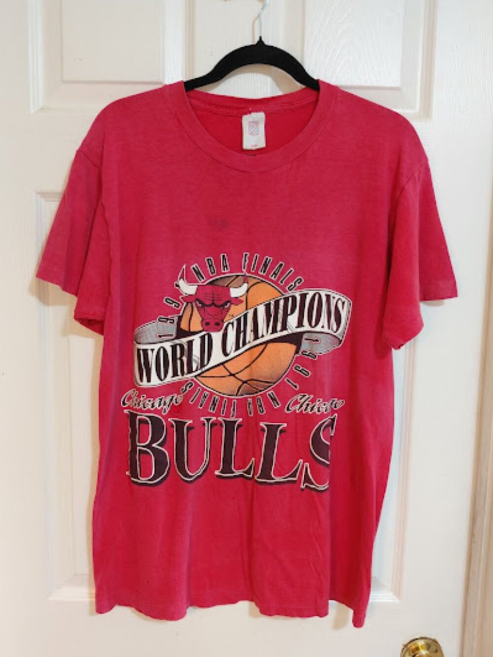 VTG Logo 7 1991 NBA Finals World Champions Chicago Bulls Single Stitch T-Shirt